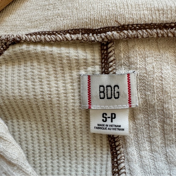 Urban Outfitters BDG Tabby Thermal Henley Cropped Top Cream - Picture 5 of 6